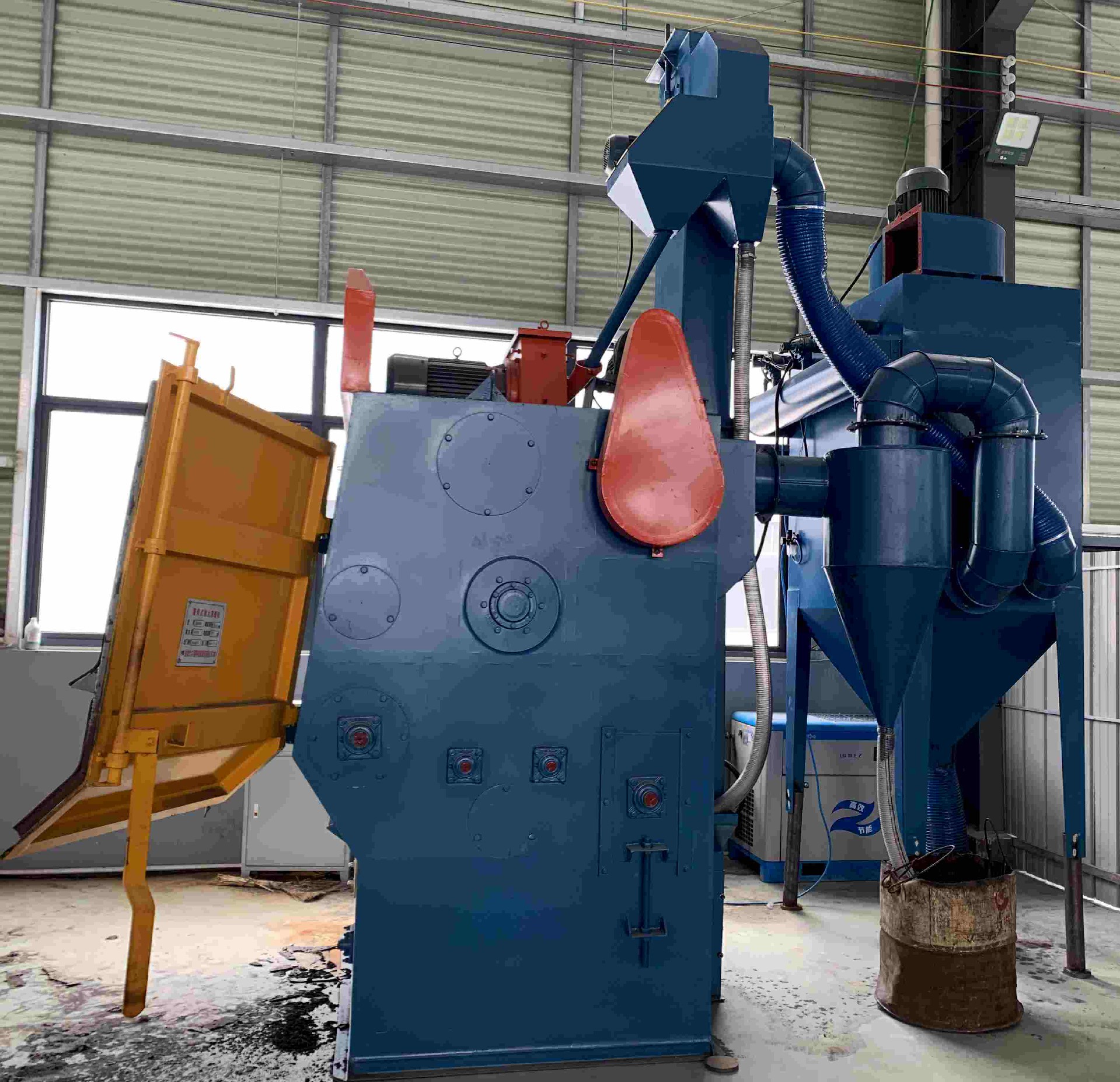 Track type shot blasting machine model Q3210