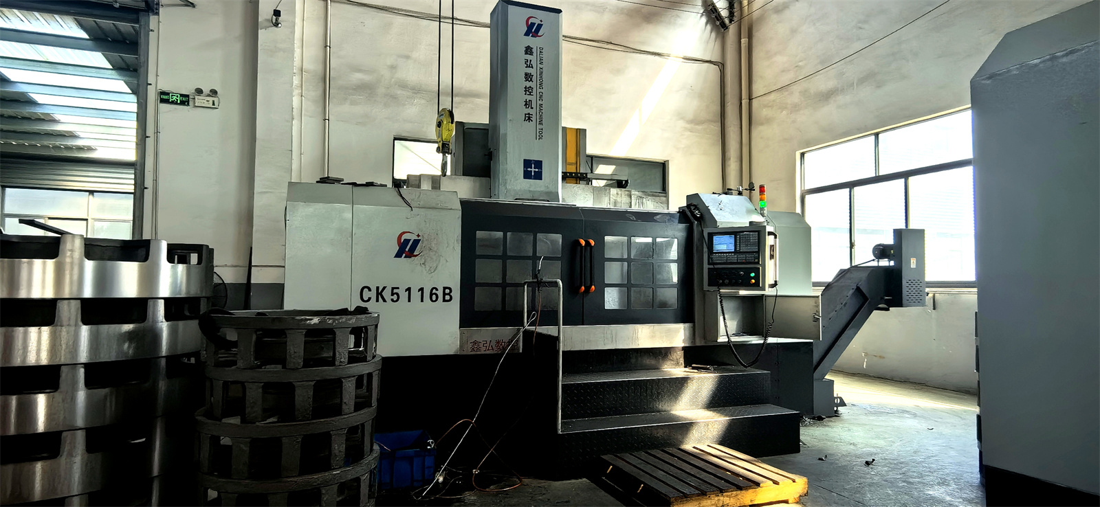 CNC vertical lathe machining stroke 1600 millimeters